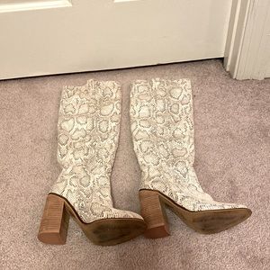 Mi.iM Snakeskin Knee-high Boot